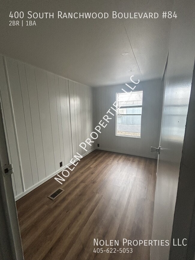 400 S Ranchwood Blvd in Yukon, OK - Foto de edificio - Building Photo