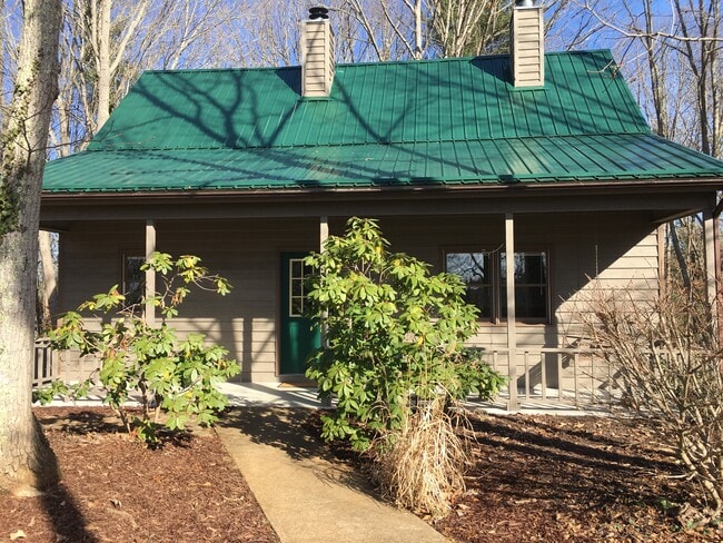 32 Cedar Hill Ln in Weaverville, NC - Building Photo - Building Photo