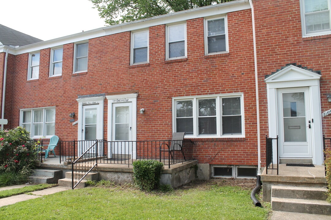 8164 Loch Raven Blvd in Towson, MD - Building Photo