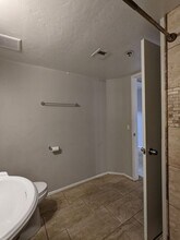 12221 W Bell Rd in Surprise, AZ - Foto de edificio - Building Photo