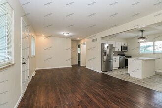 8787 Boyce Pl in Jennings, MO - Building Photo - Building Photo