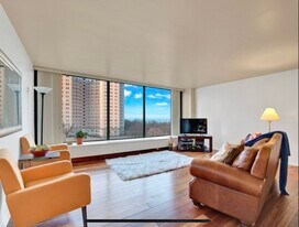 5455 N Sheridan Rd in Chicago, IL - Building Photo