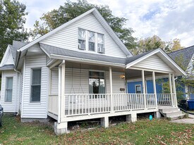 1325 24th St, Unit 2 in Des Moines, IA - Building Photo