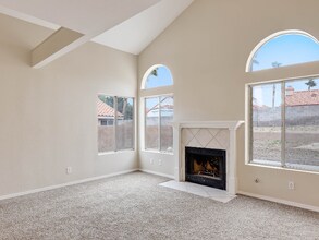 50 Tidwell Ln in Henderson, NV - Building Photo - Building Photo