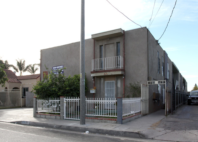 815 N Rose Ave in Compton, CA - Foto de edificio - Building Photo