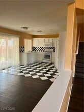 212 Silver Castle St in Las Vegas, NV - Foto de edificio - Building Photo