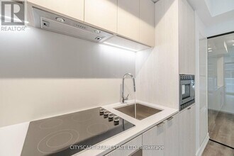 1 Jarvis St in Hamilton, ON - Building Photo - Building Photo