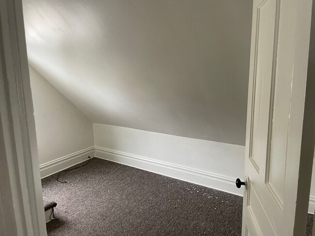 413 E Garfield Ave in New Castle, PA - Building Photo - Building Photo