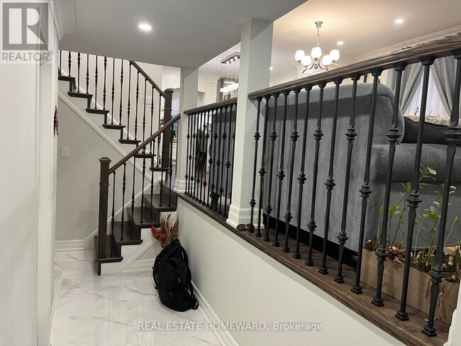 33 Braeburn Dr in Markham, ON - Building Photo - Building Photo