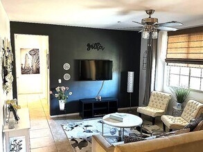250 Paseo Bravo in Palm Desert, CA - Building Photo - Building Photo