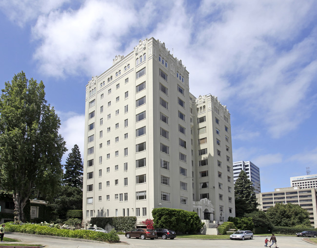 Lakeside Drive Apartments in Oakland, CA - Building Photo - Building Photo