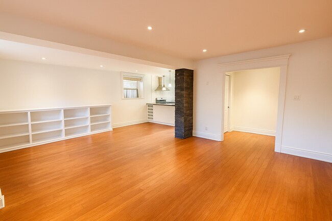 20-20 Triller Ave in Toronto, ON - Building Photo - Building Photo