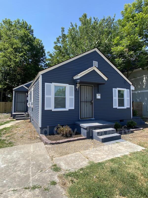 property at 3067 Princeton Ave