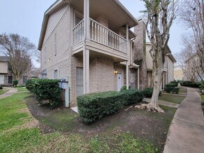 7575 Cambridge St in Houston, TX - Building Photo - Building Photo