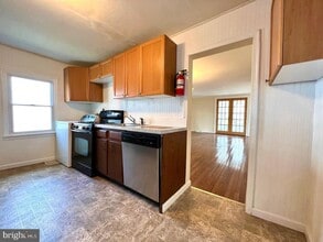 27 Rancocas Ave in Clementon, NJ - Foto de edificio - Building Photo