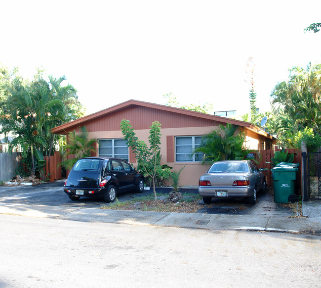 1213 SE 1st St in Fort Lauderdale, FL - Foto de edificio - Building Photo