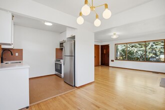 5845 NE 30th Ave, Unit 5845 NE 30th Ave in Portland, OR - Building Photo - Building Photo