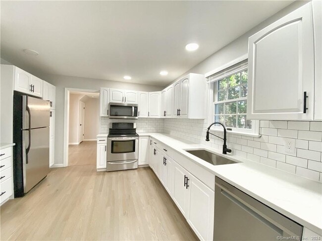 52 Vitti St in New Canaan, CT - Building Photo - Building Photo