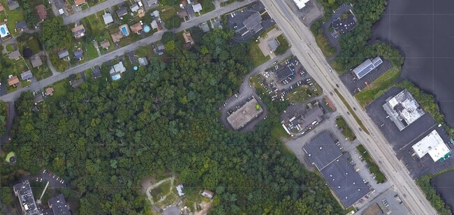 Pond View Apartments in Worcester, MA - Foto de edificio - Building Photo