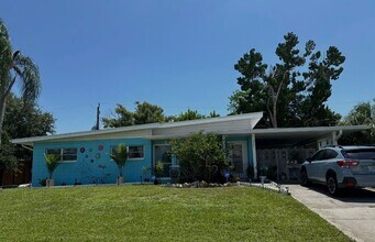 352 Tihami Rd in Venice, FL - Foto de edificio - Building Photo
