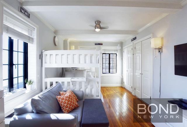 25 Tudor City Pl in New York, NY - Building Photo