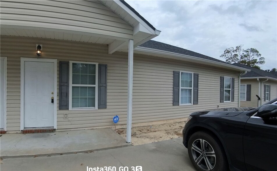 119 Hobbs St, Unit A in Blackshear, GA - Building Photo