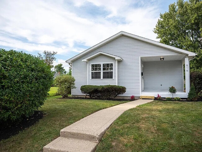 property at 916 E Dixon St