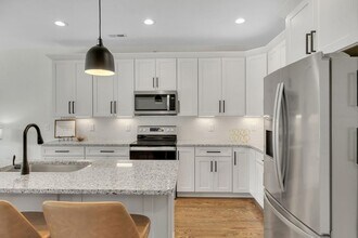 137 Crockett Hls Ln in Ashland City, TN - Building Photo - Building Photo