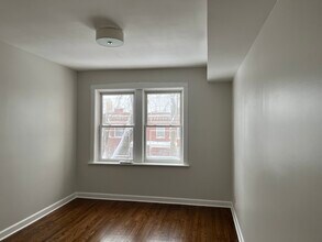 2338 N Avers Ave, Unit B in Chicago, IL - Foto de edificio - Building Photo