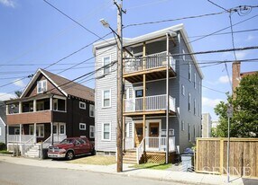 37 Magoun St, Unit 3 in Cambridge, MA - Building Photo