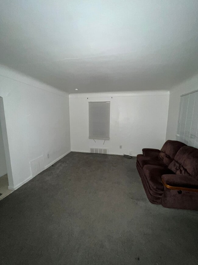 6531 Stahelin Ave in Detroit, MI - Building Photo - Building Photo