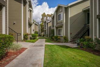 Sagewood Gardens Senior Apartments in Hacienda Heights, CA - Foto de edificio - Building Photo