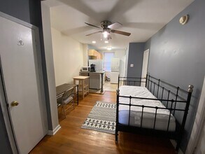 302 S Juniper St in Philadelphia, PA - Building Photo - Building Photo