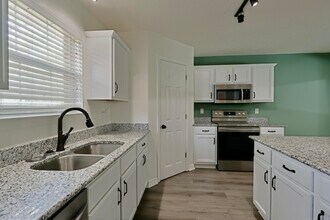 2345 Ortega St in Navarre, FL - Building Photo - Building Photo