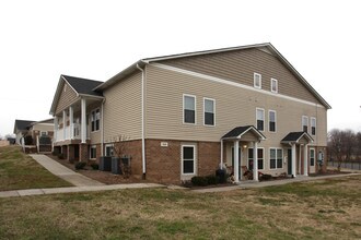 Parkside Apartments in Greensboro, NC - Building Photo - Building Photo