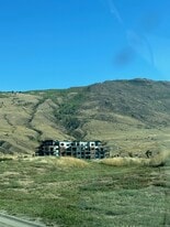 651 Dunes Dr in Kamloops, BC - Building Photo