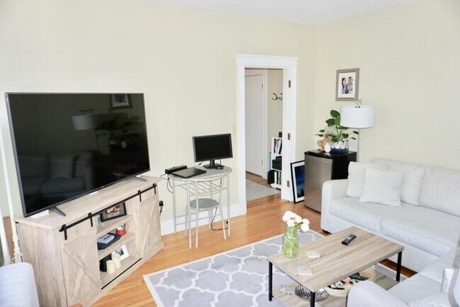 property at 370 Chestnut Hill Ave