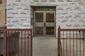 177 Taylor St in Brooklyn, NY - Foto de edificio - Building Photo