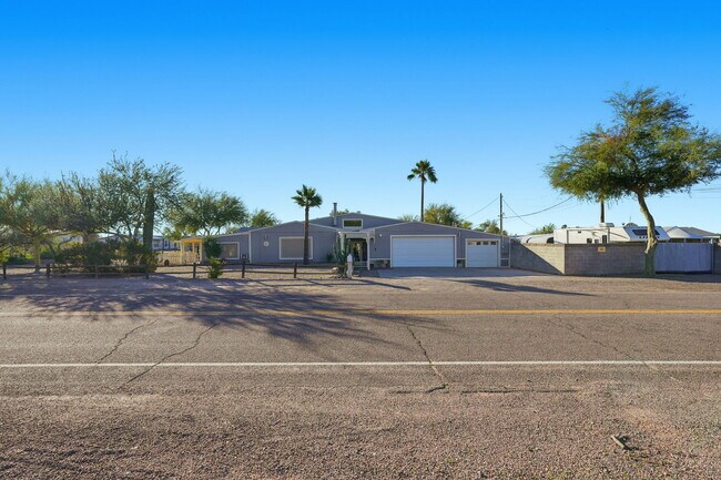 2237 W Foothill St in Apache Junction, AZ - Building Photo - Building Photo