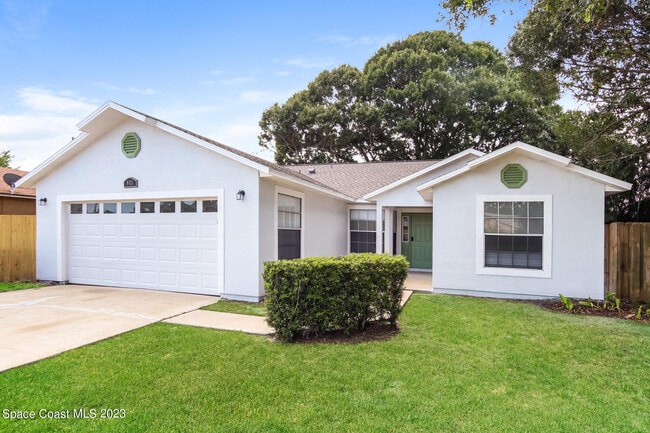 865 Pine Wood Ave in Rockledge, FL - Foto de edificio - Building Photo