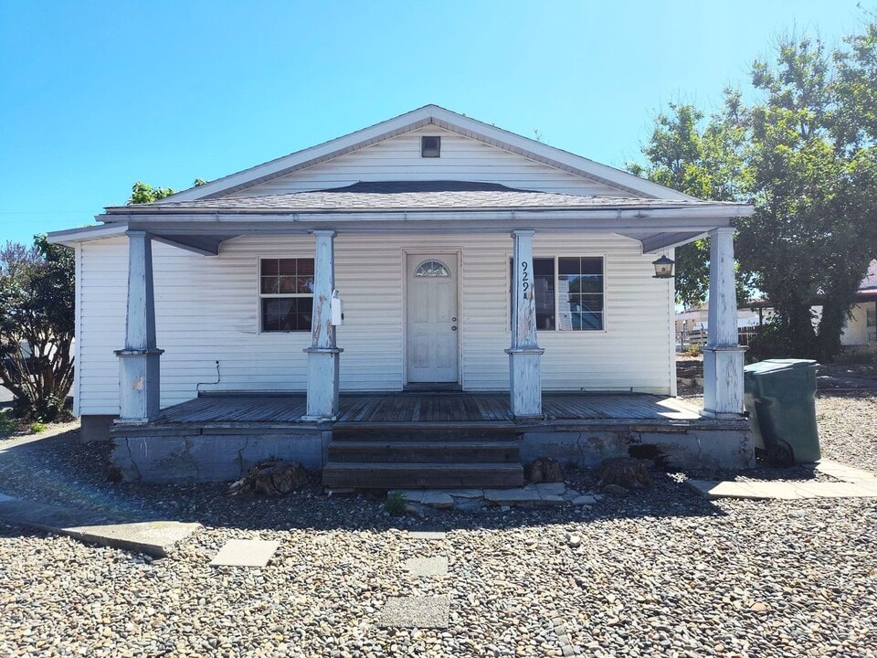 929 7th St in Clarkston, WA - Building Photo