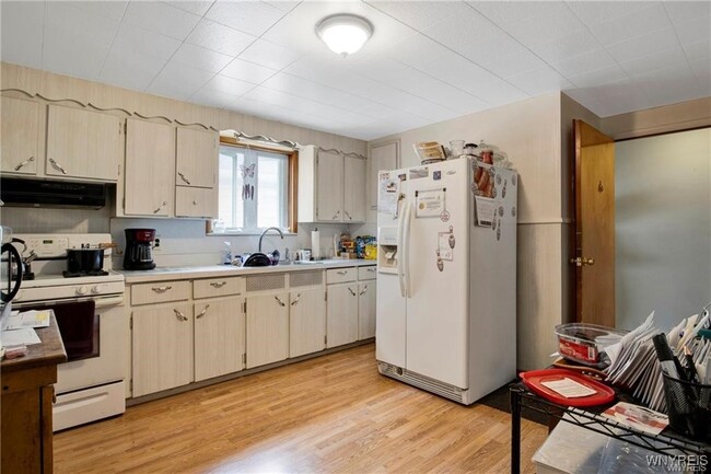 56 Awood Pl in Cheektowaga, NY - Building Photo - Building Photo