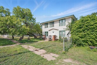 318 Palm St, Unit B in Abilene, TX - Building Photo - Building Photo