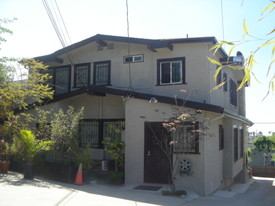 4867-4869 W Melrose Ave