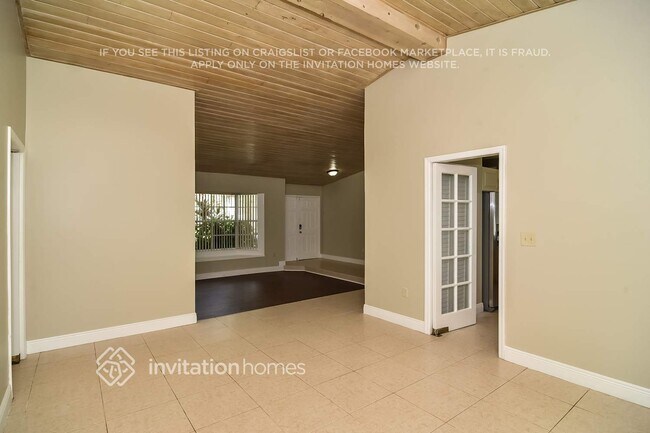 14655 SW 139th Ct in Miami, FL - Foto de edificio - Building Photo