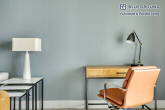 5535 Westlawn Ave, Unit SI FL3-ID929 in Los Angeles, CA - Foto de edificio - Building Photo