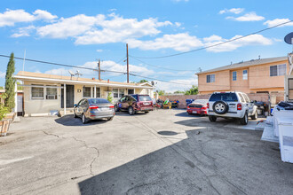 10876 Sutter Ave in Pacoima, CA - Building Photo - Building Photo