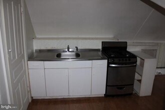 7301 Chestnut Ave in Melrose Park, PA - Building Photo - Building Photo