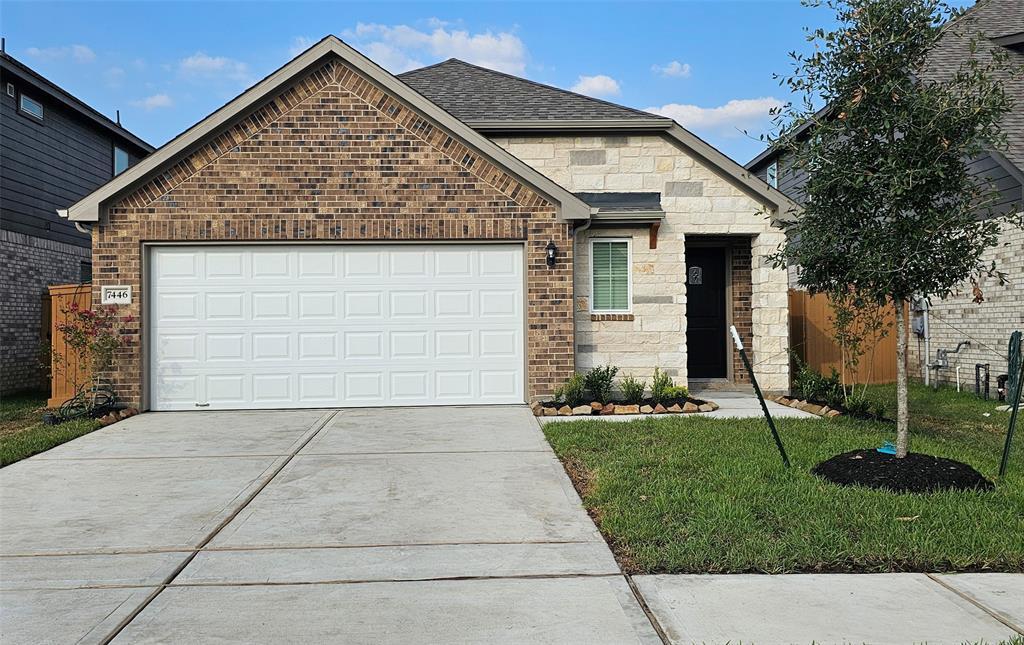 7446 Sunlit Hbr Dr in Cypress, TX - Foto de edificio