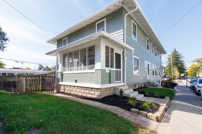 909 Main St